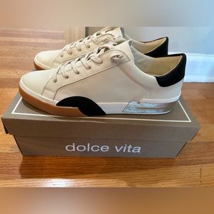 NIB Dolce vita Zina SZ 9.5 black and white leather shoes